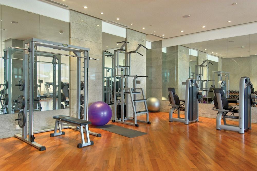 Hyatt Regency Mumbai International Airport Exterior foto A gym at a hotel