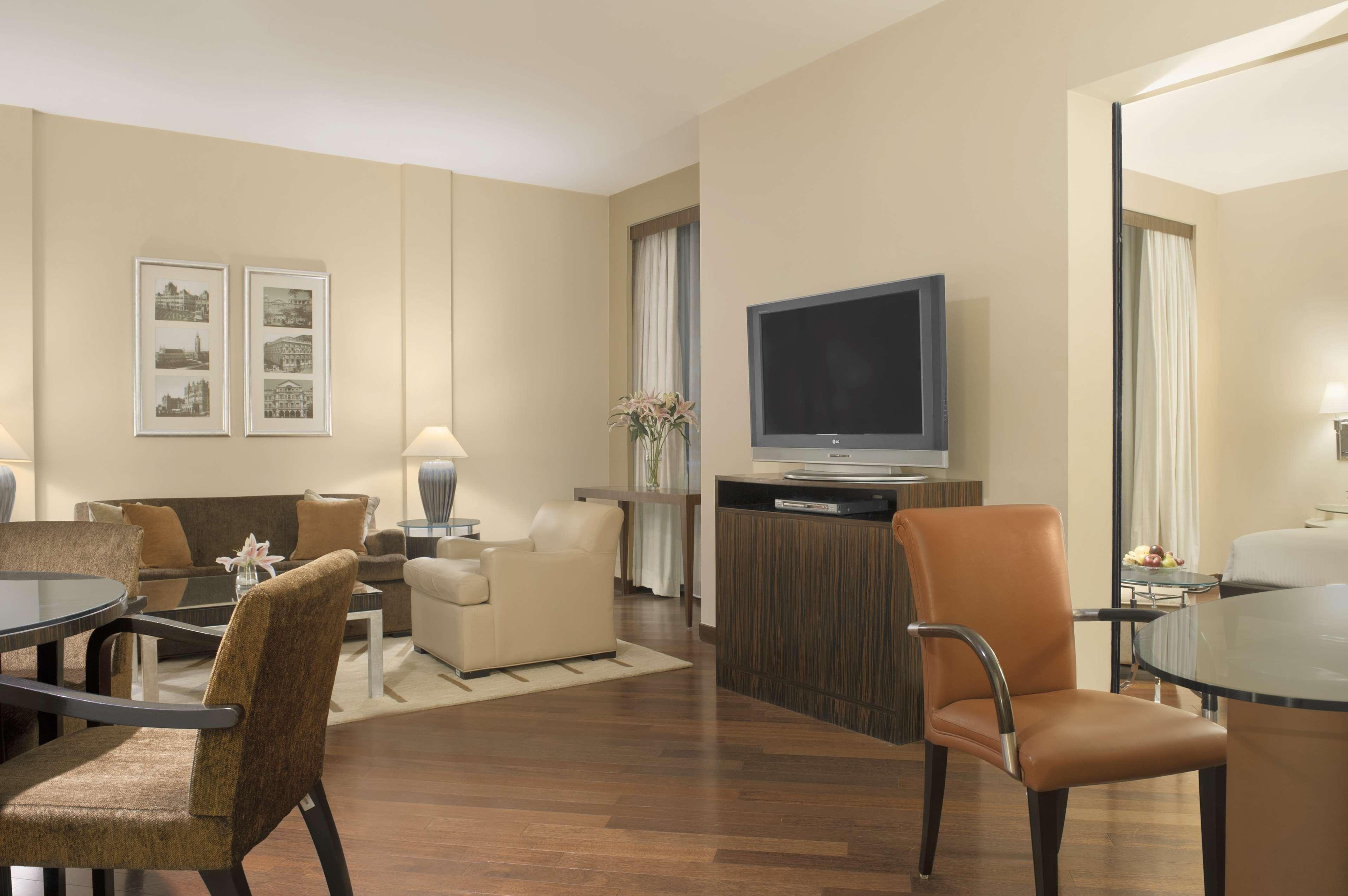 Hyatt Regency Mumbai International Airport Exterior foto A living room in a typical apartment