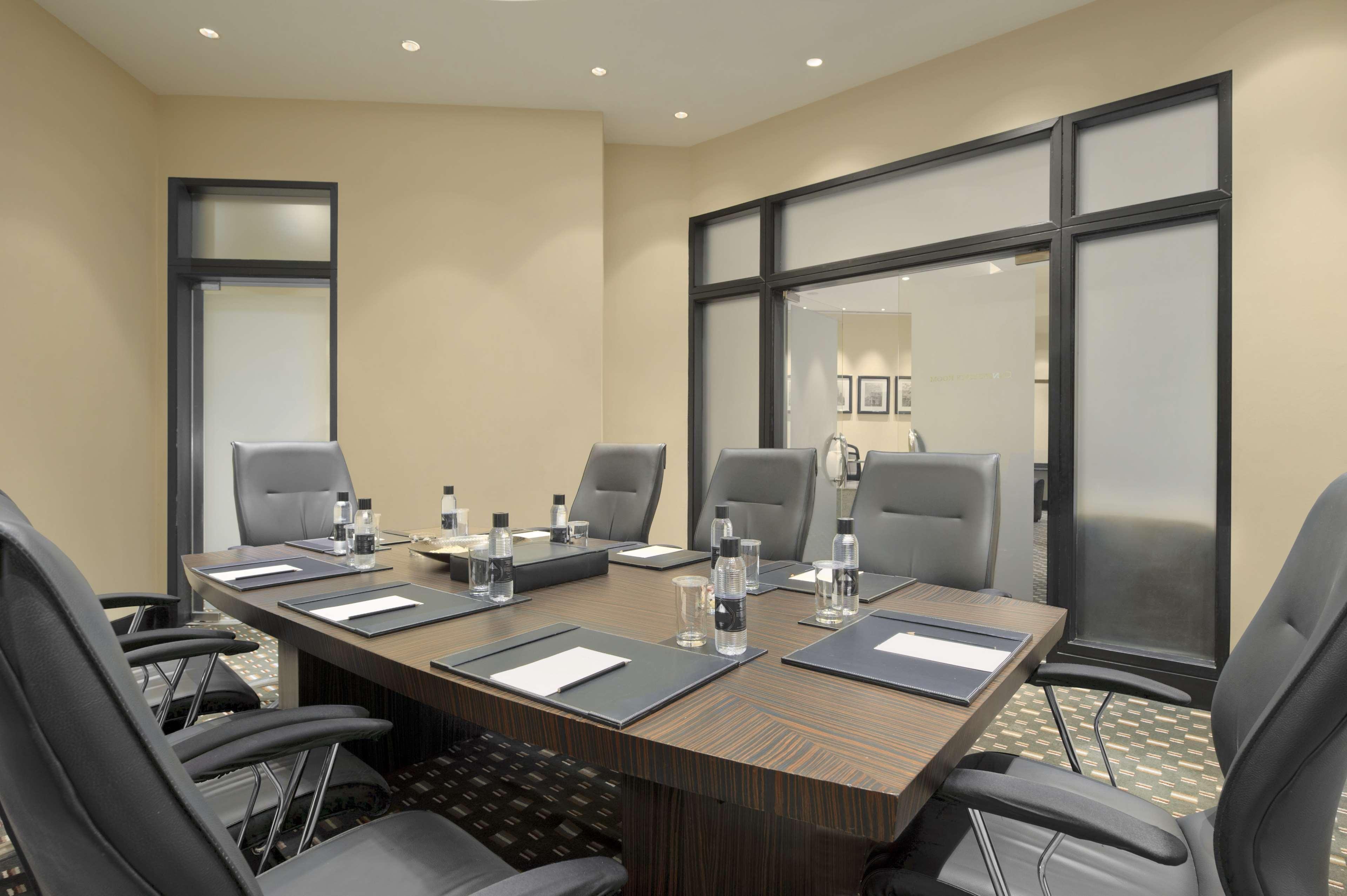 Hyatt Regency Mumbai International Airport Exterior foto Meeting room